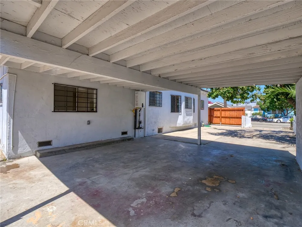 1028 E 10th Long Beach, CA 90813