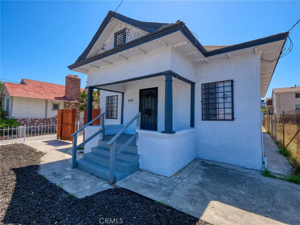 1028 E 10th Long Beach, CA 90813