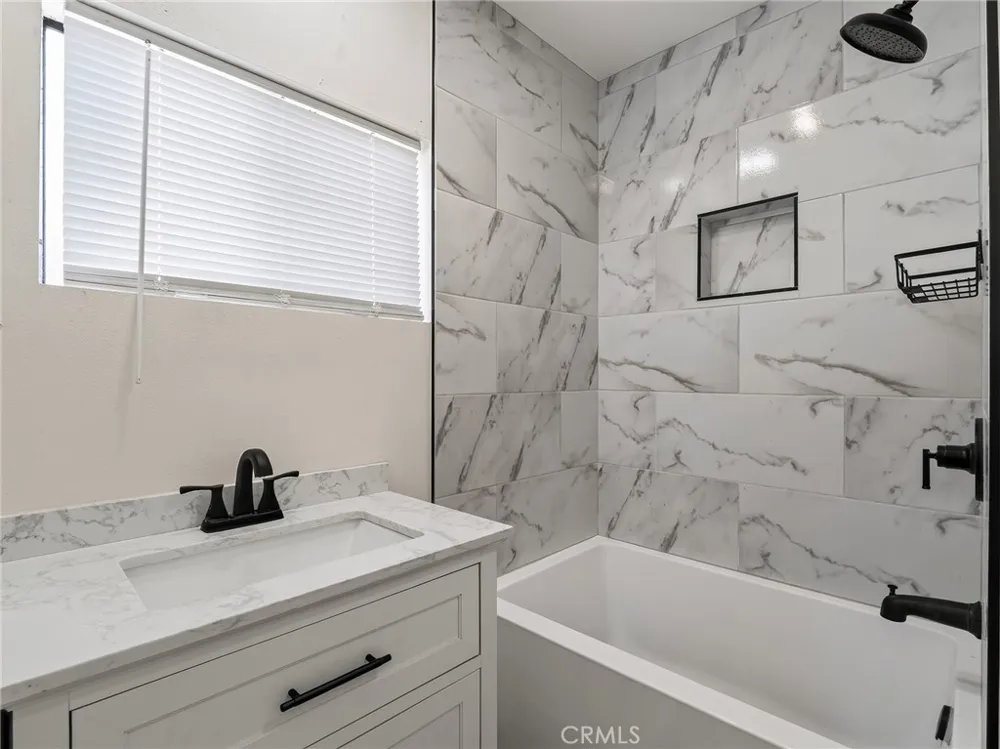 1028 E 10th Long Beach, CA 90813