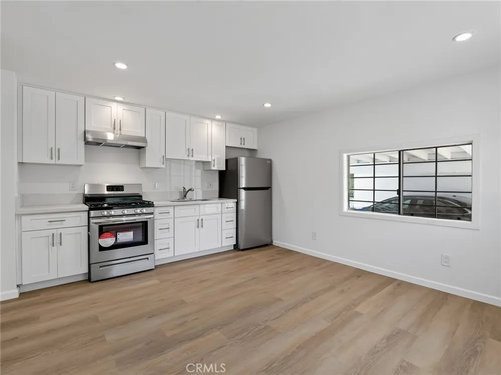 1028 E 10th Long Beach, CA 90813