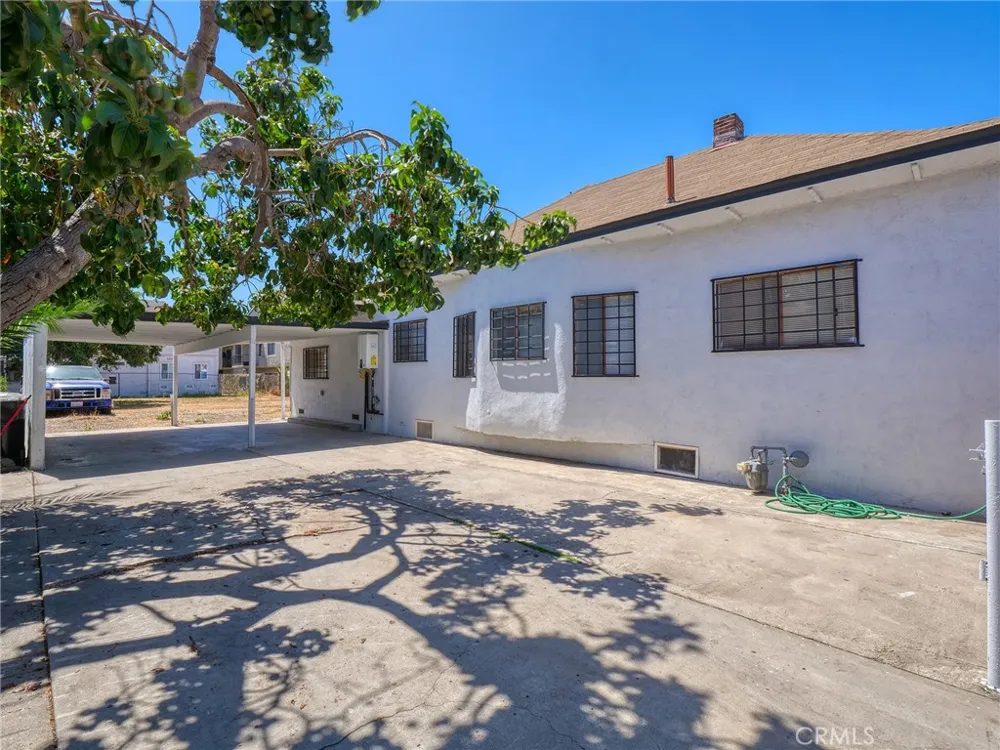 1028 E 10th Long Beach, CA 90813