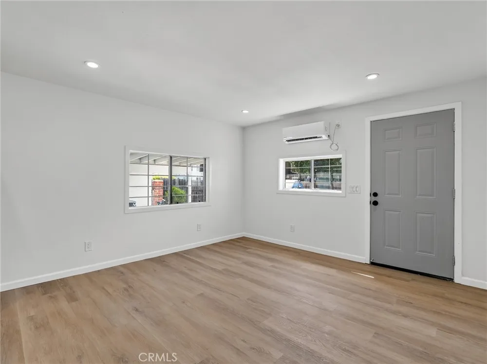 1028 E 10th Long Beach, CA 90813