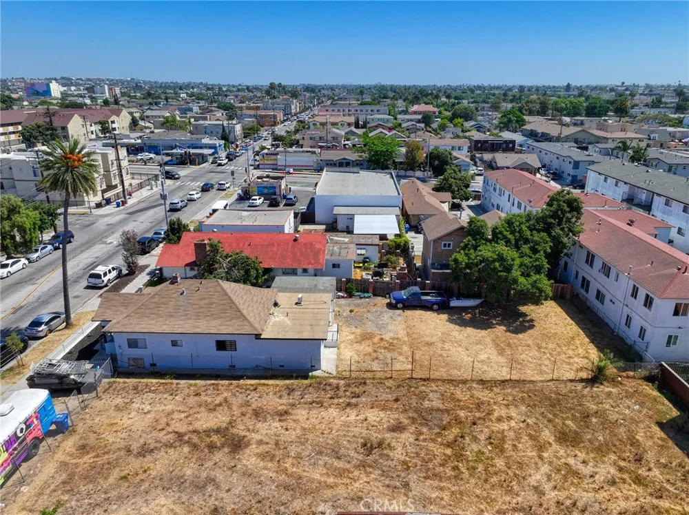 1028 E 10th Long Beach, CA 90813
