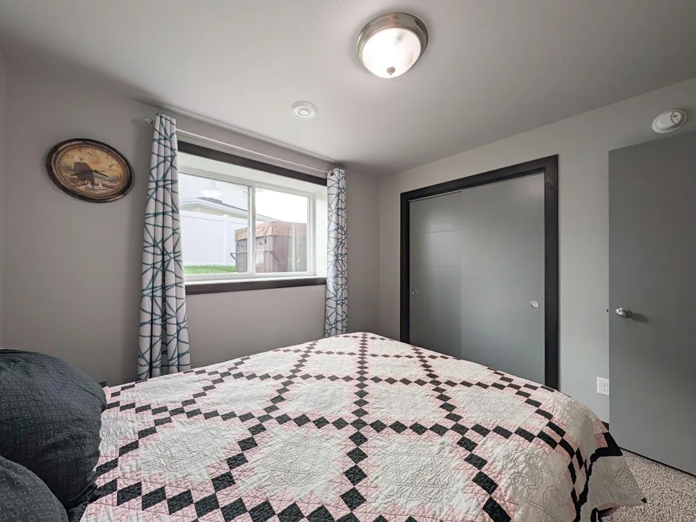 818 ALBERT DRIVE W West Fargo, ND 58078