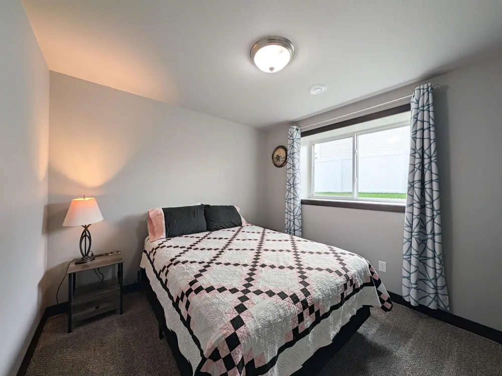 818 ALBERT DRIVE W West Fargo, ND 58078