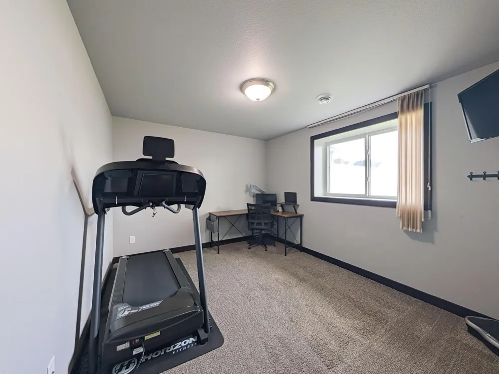 818 ALBERT DRIVE W West Fargo, ND 58078