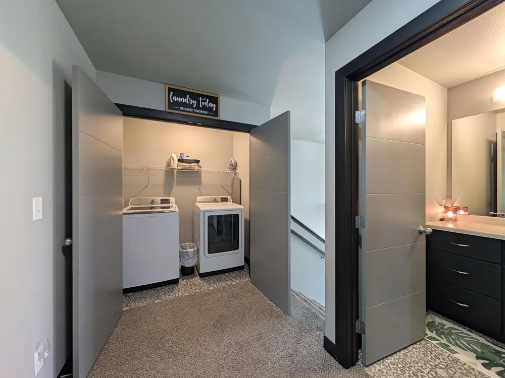 818 ALBERT DRIVE W West Fargo, ND 58078