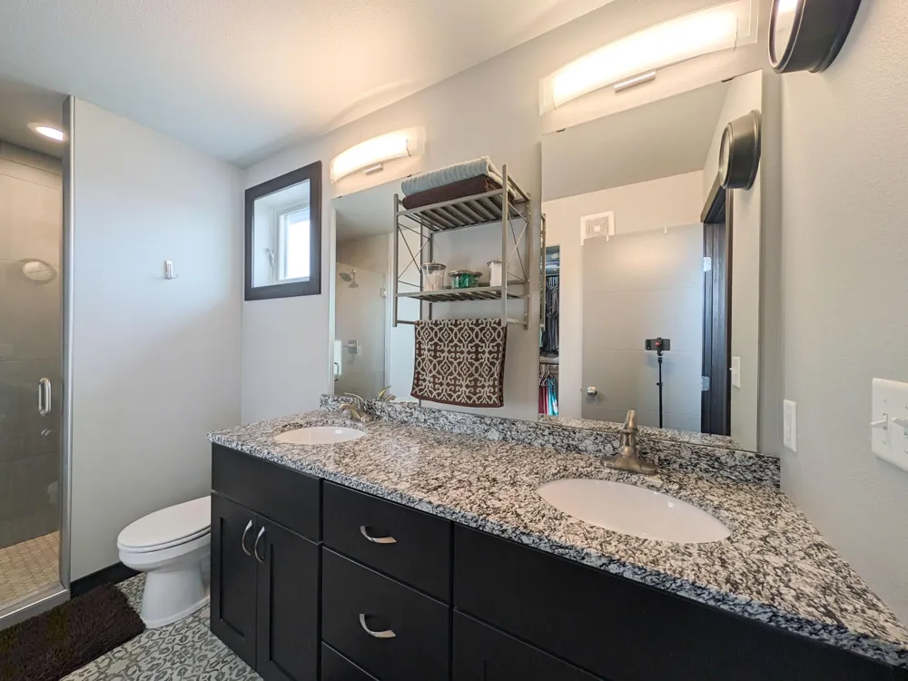 818 ALBERT DRIVE W West Fargo, ND 58078