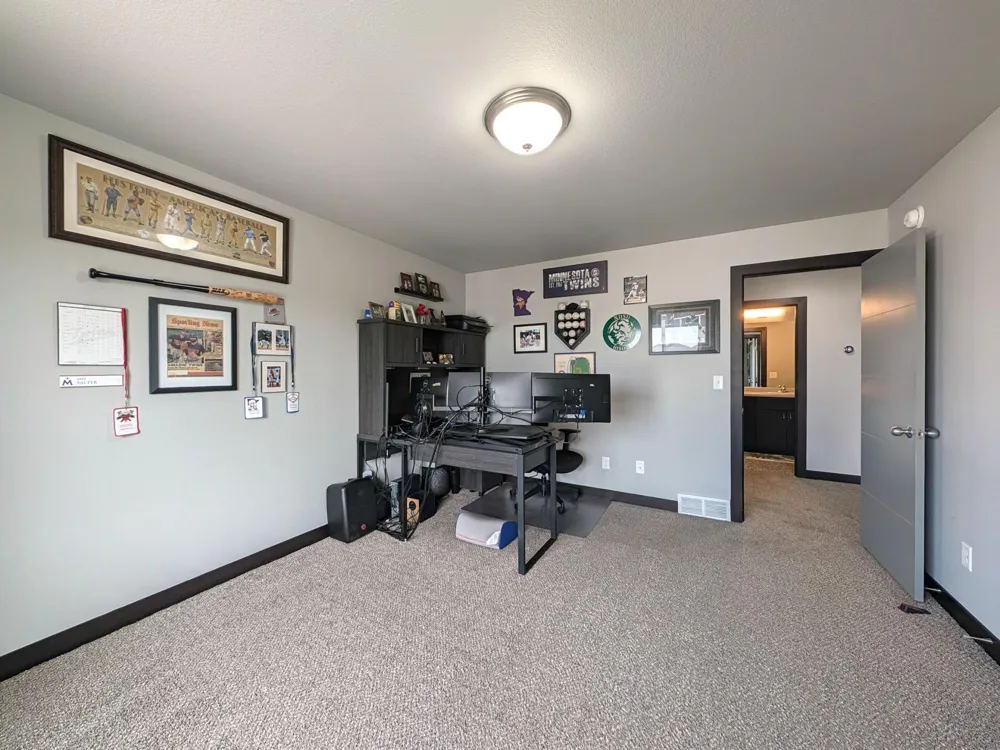 818 ALBERT DRIVE W West Fargo, ND 58078