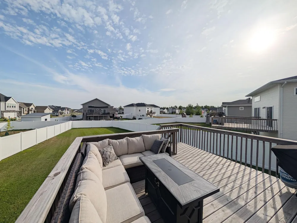 818 ALBERT DRIVE W West Fargo, ND 58078