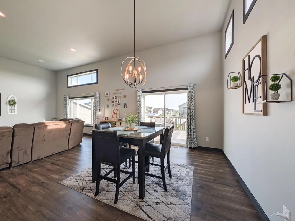 818 ALBERT DRIVE W West Fargo, ND 58078