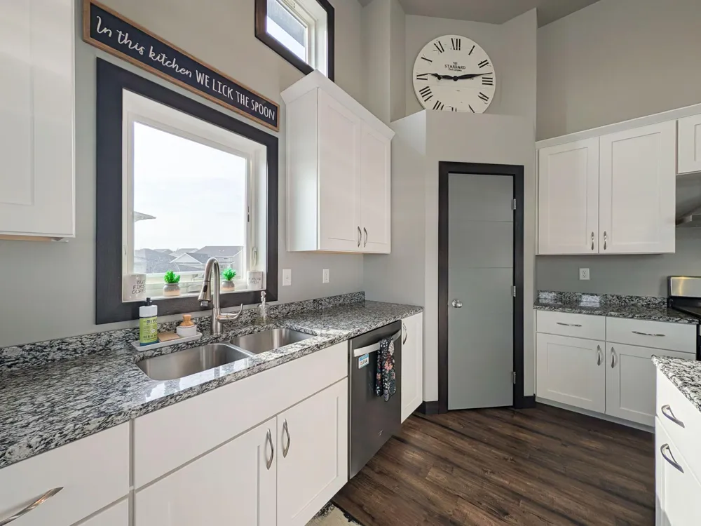 818 ALBERT DRIVE W West Fargo, ND 58078