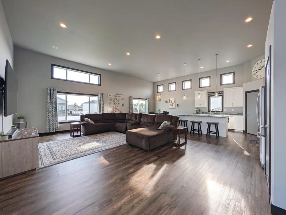818 ALBERT DRIVE W West Fargo, ND 58078