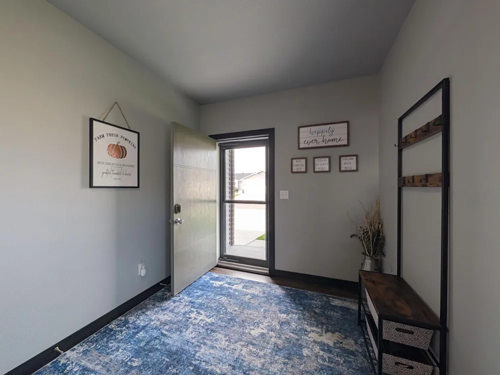 818 ALBERT DRIVE W West Fargo, ND 58078