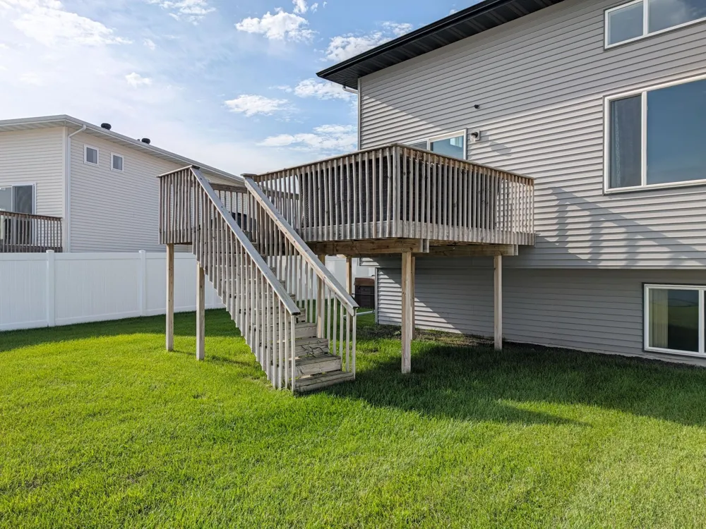 818 ALBERT DRIVE W West Fargo, ND 58078