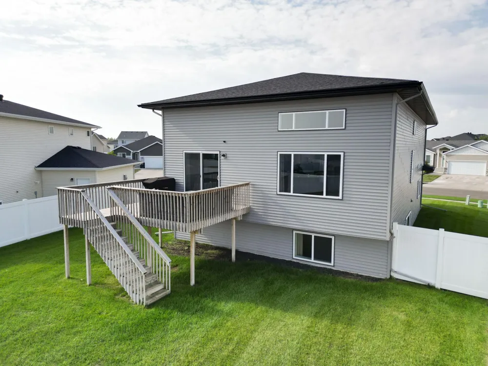 818 ALBERT DRIVE W West Fargo, ND 58078
