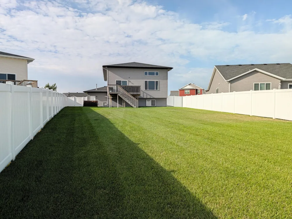 818 ALBERT DRIVE W West Fargo, ND 58078