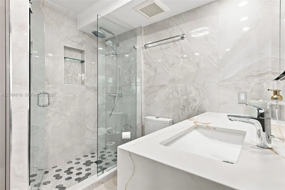 250 174th St #211 Sunny Isles Beach, FL 33160