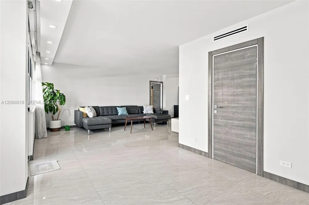 250 174th St #211 Sunny Isles Beach, FL 33160