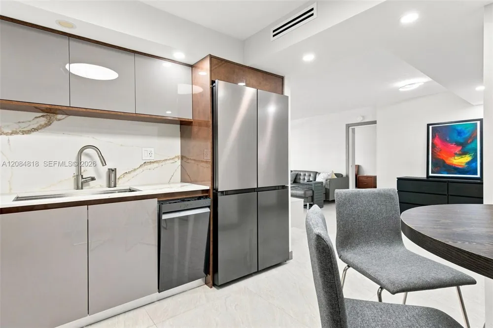 250 174th St #211 Sunny Isles Beach, FL 33160