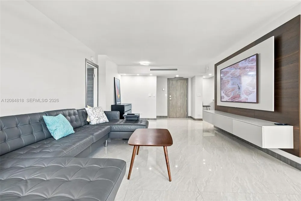 250 174th St #211 Sunny Isles Beach, FL 33160