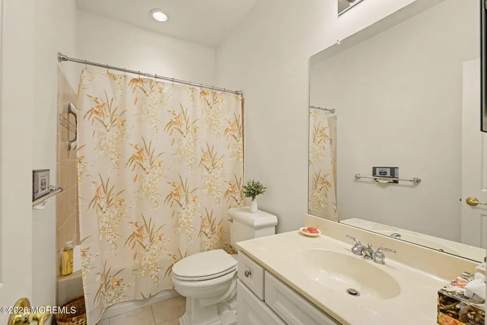 18 Blyth Lane Jackson, NJ 08527