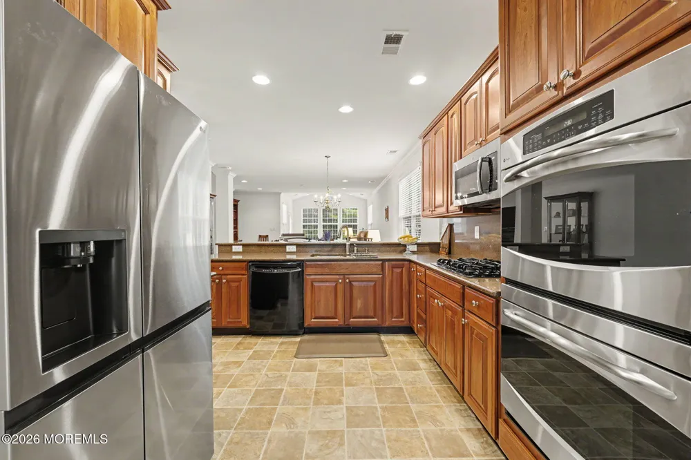18 Blyth Lane Jackson, NJ 08527