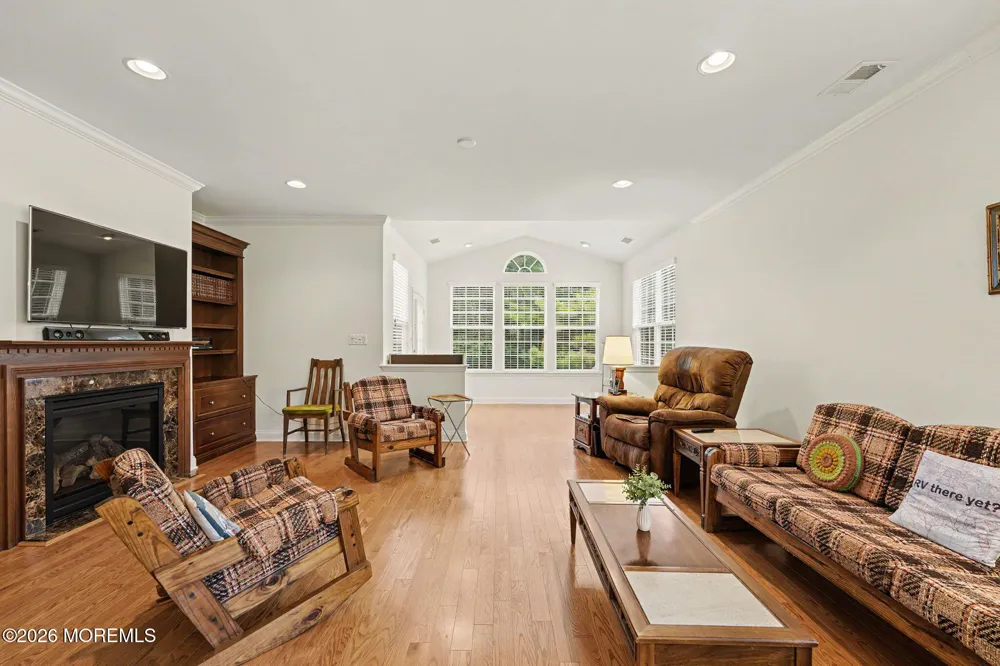 18 Blyth Lane Jackson, NJ 08527