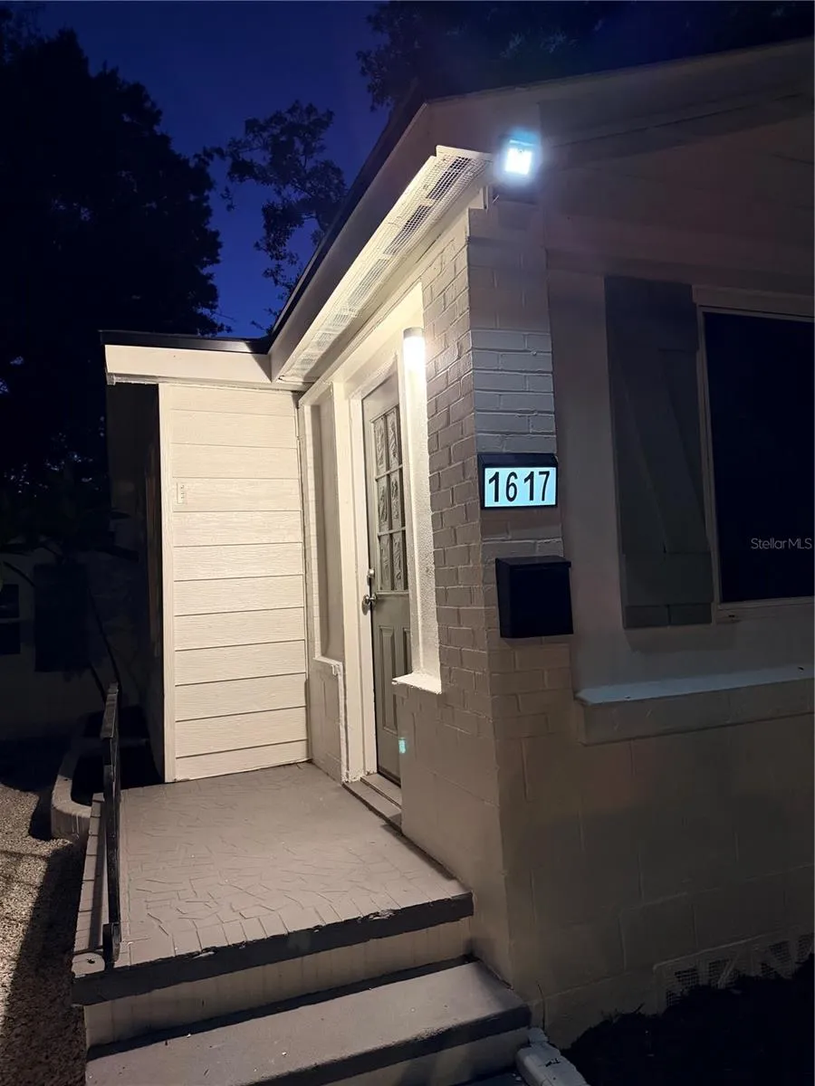 1617 43RD STREET S St Petersburg, FL 33711