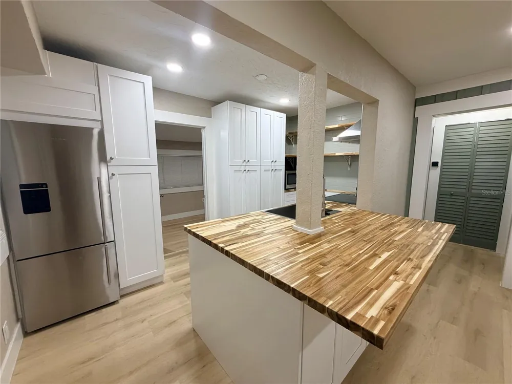 1617 43RD STREET S St Petersburg, FL 33711
