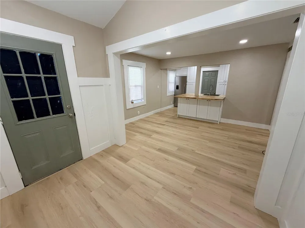 1617 43RD STREET S St Petersburg, FL 33711