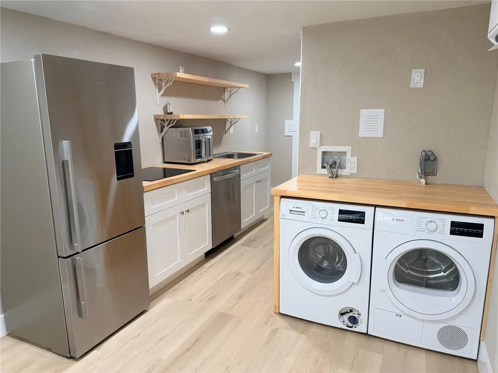 1617 43RD STREET S St Petersburg, FL 33711
