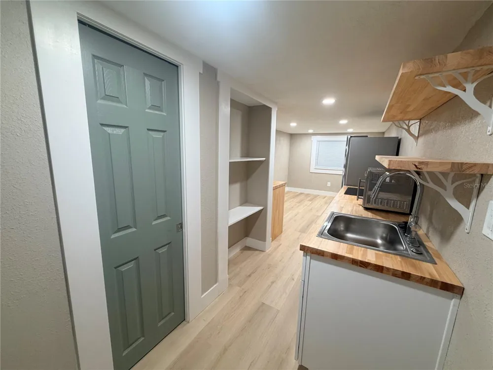 1617 43RD STREET S St Petersburg, FL 33711