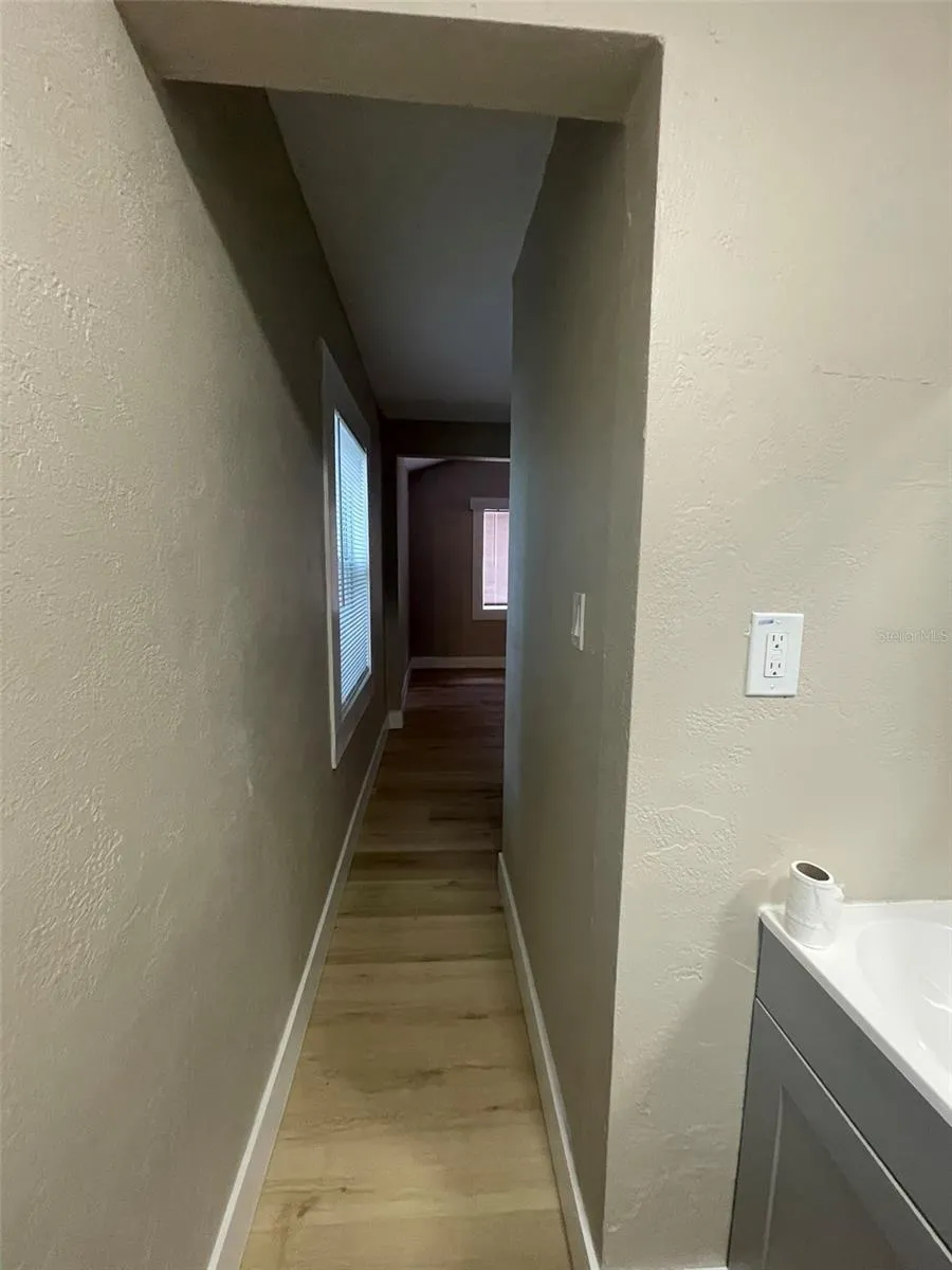 1617 43RD STREET S St Petersburg, FL 33711