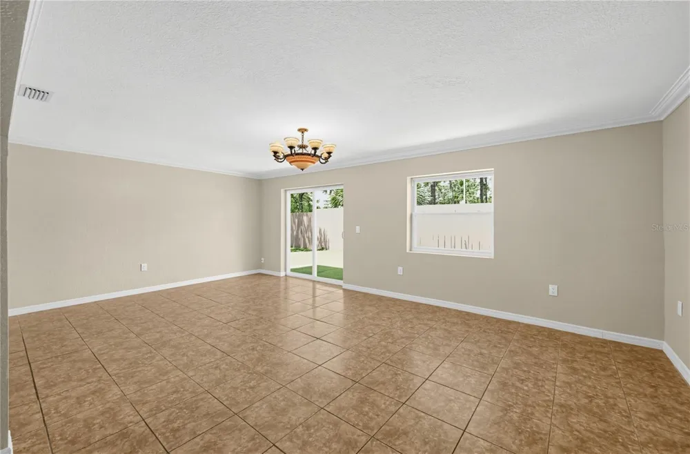 915 SEMINOLE BOULEVARD Tarpon Springs, FL 34689