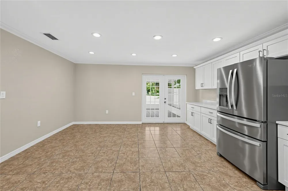 915 SEMINOLE BOULEVARD Tarpon Springs, FL 34689