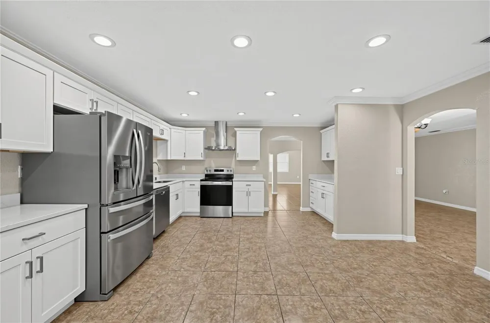 915 SEMINOLE BOULEVARD Tarpon Springs, FL 34689