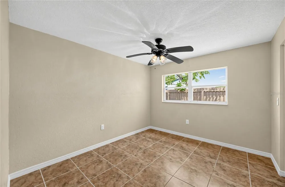 915 SEMINOLE BOULEVARD Tarpon Springs, FL 34689