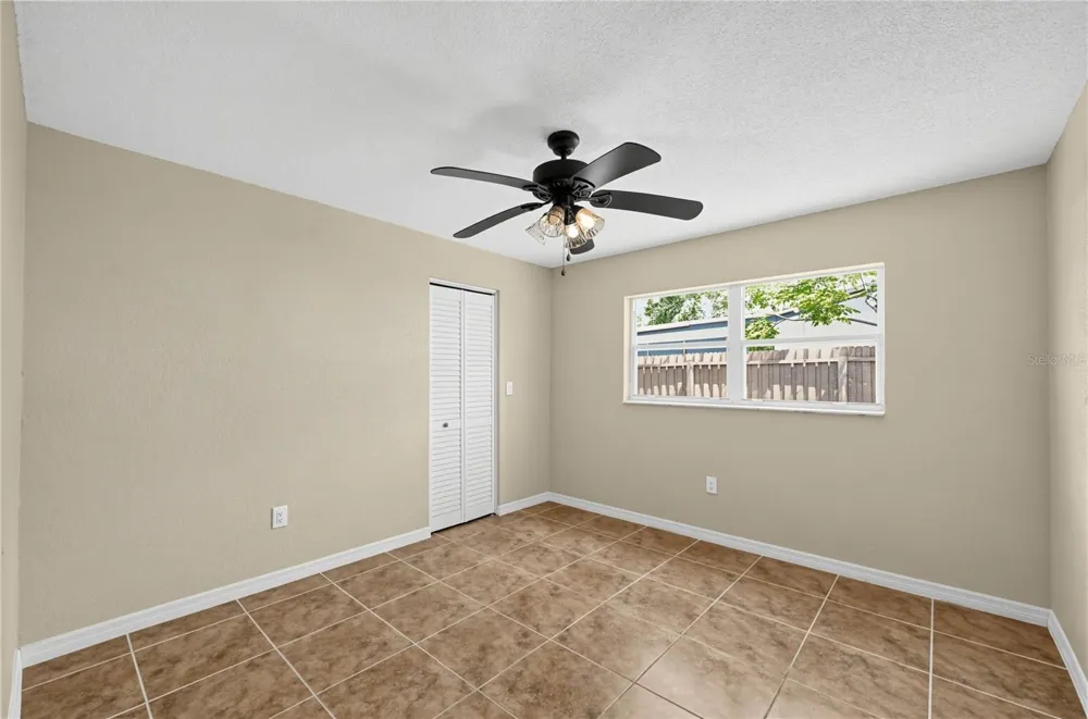 915 SEMINOLE BOULEVARD Tarpon Springs, FL 34689