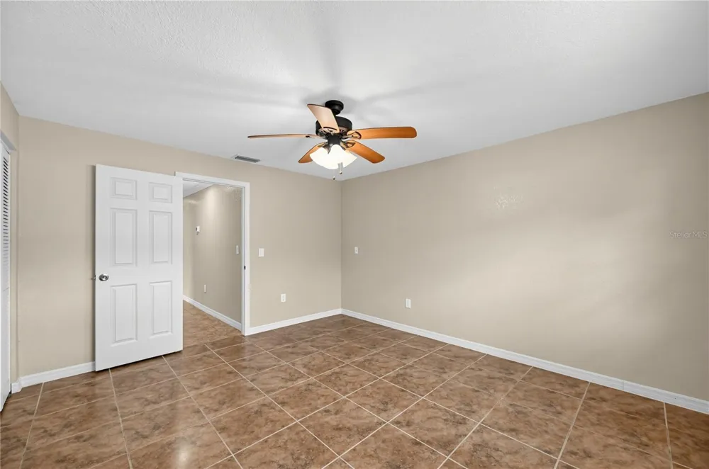 915 SEMINOLE BOULEVARD Tarpon Springs, FL 34689