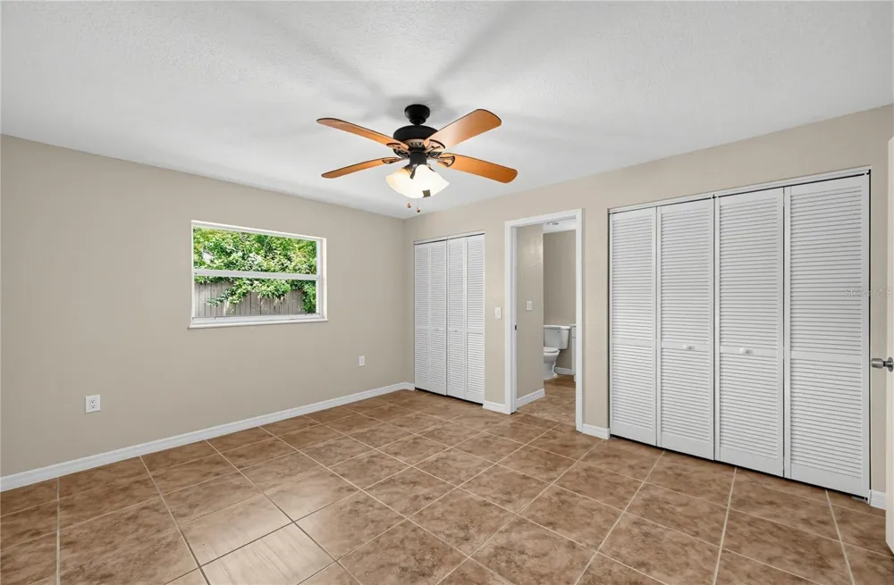 915 SEMINOLE BOULEVARD Tarpon Springs, FL 34689
