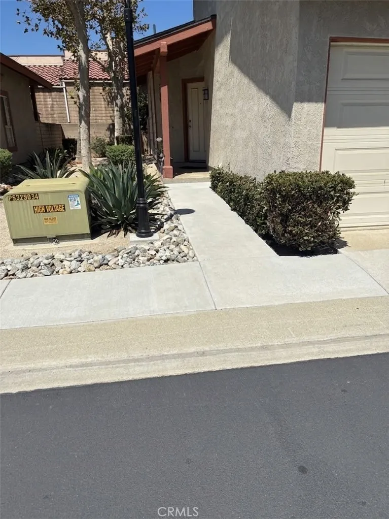 948 Carlton Privado Ontario, CA 91762