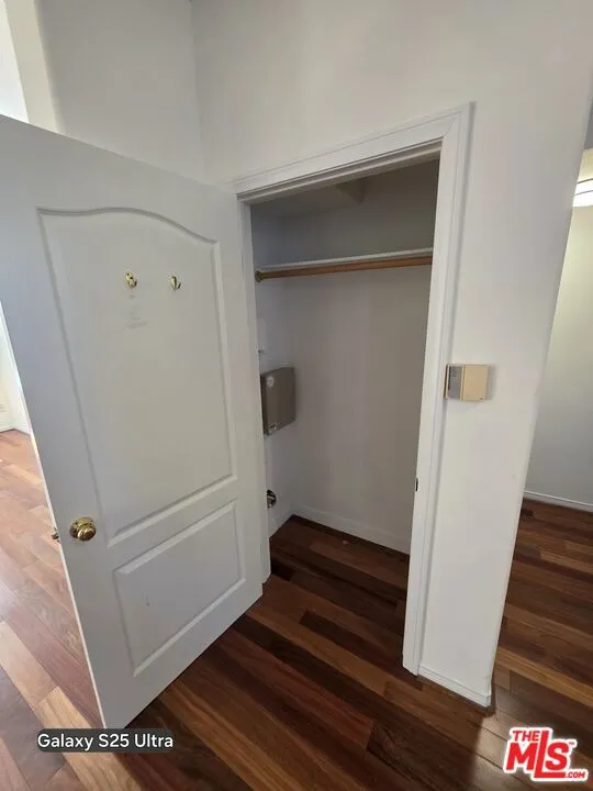 5242 Vesper Avenue #8 Los Angeles, CA 91411