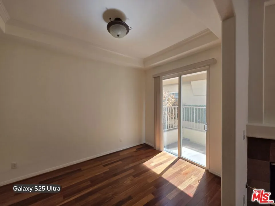 5242 Vesper Avenue #8 Los Angeles, CA 91411