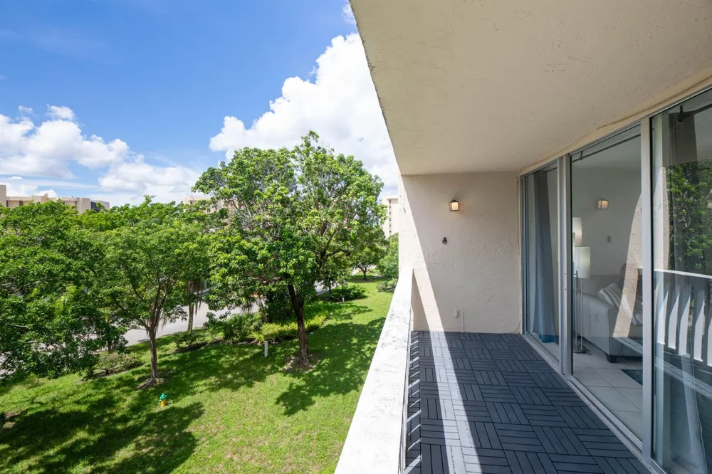7081 Environ Boulevard #343 Lauderhill, FL 33319