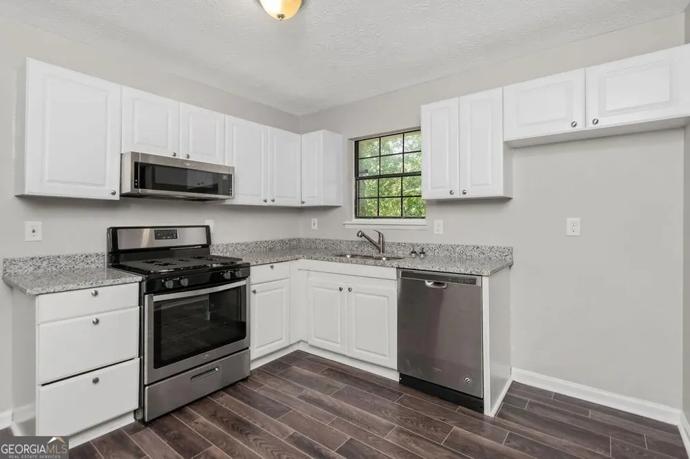 2153 Cherokee Valley CIR Lithonia, GA 30058
