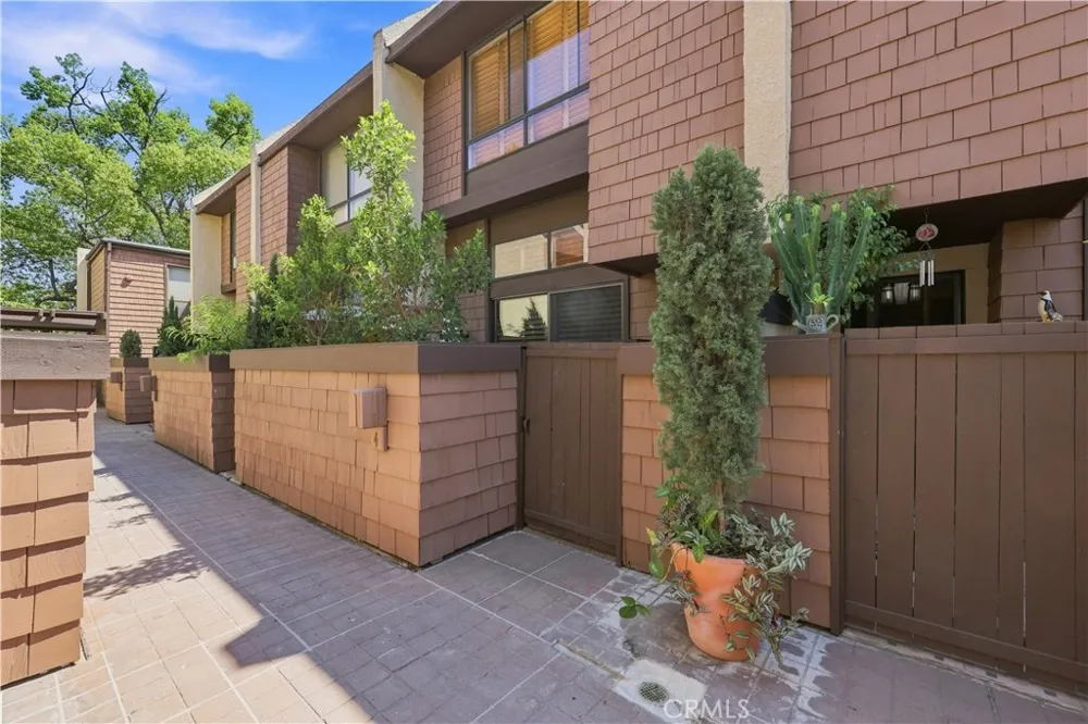 1349 Columbus #4 Glendale, CA 91202