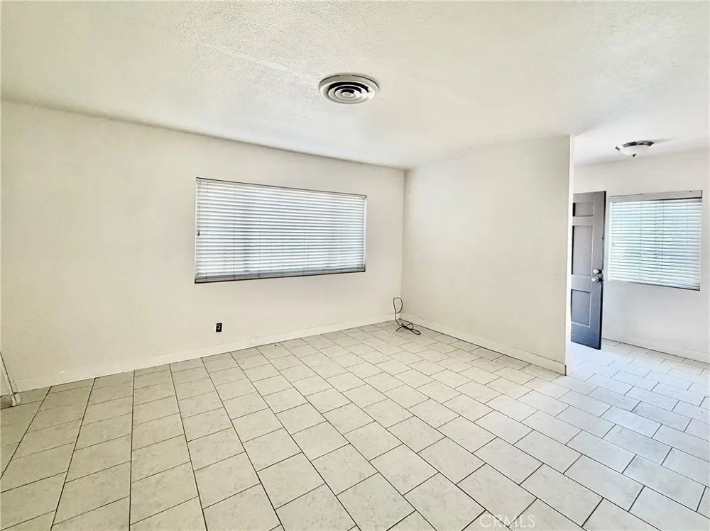 9492 Evergreen Fontana, CA 92335