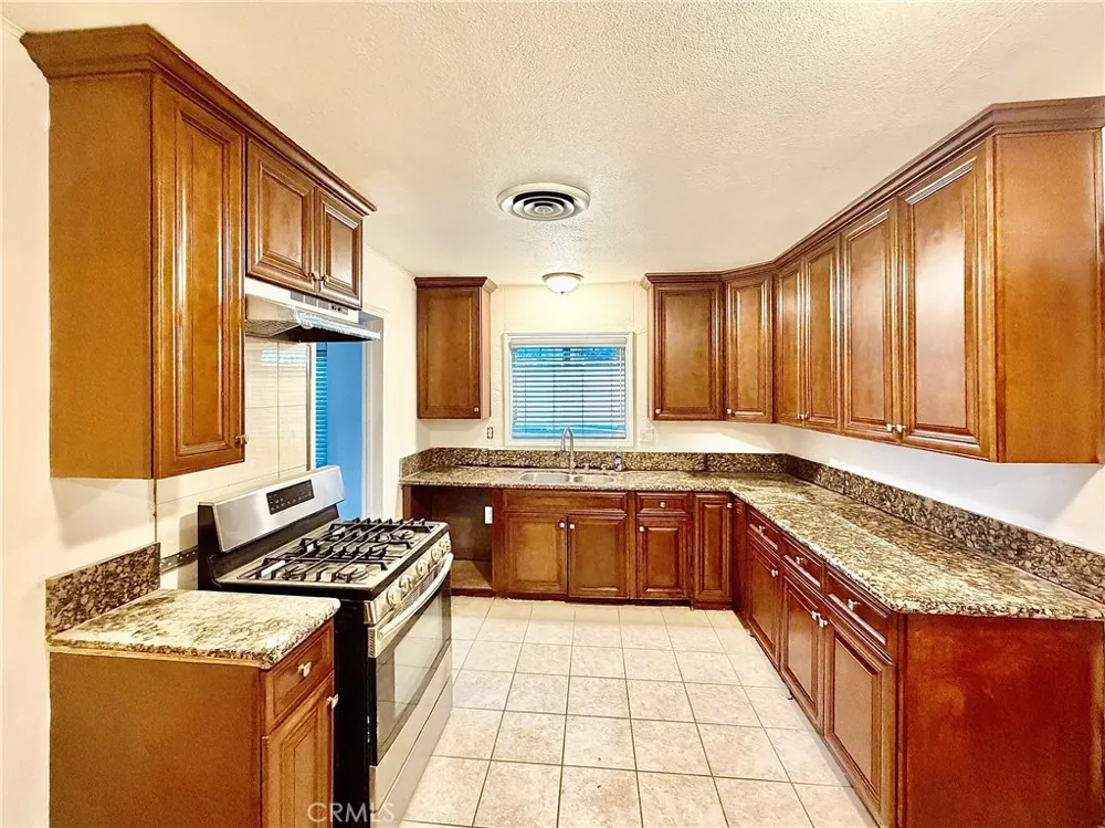 9492 Evergreen Fontana, CA 92335