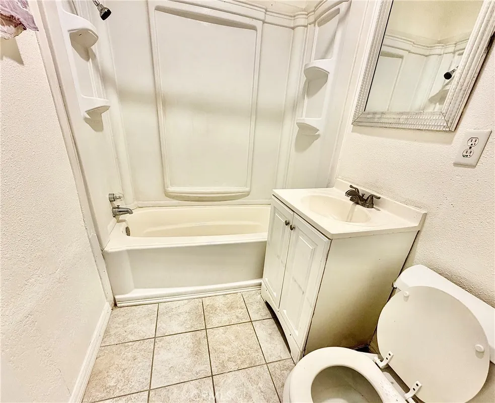 9492 Evergreen Fontana, CA 92335